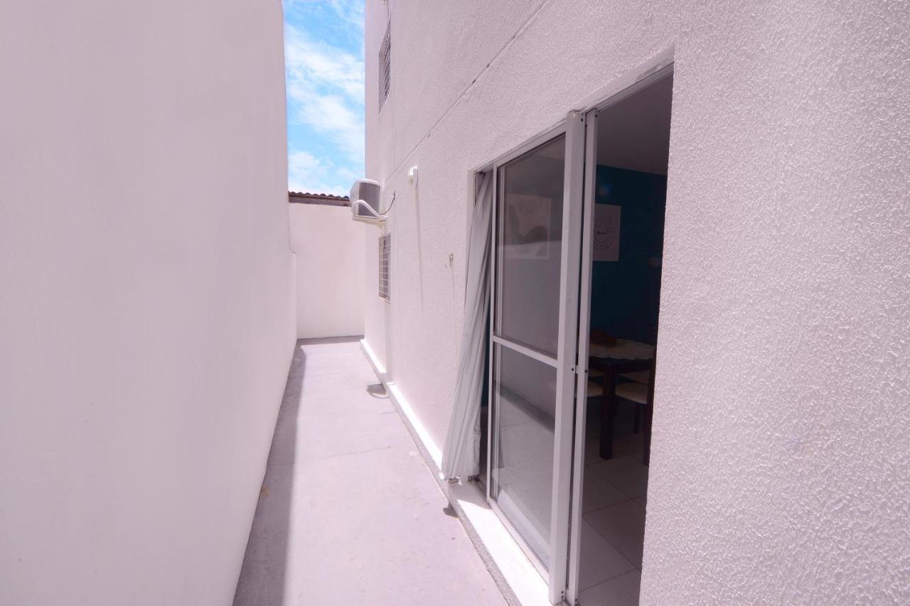 Apto Na Aruana Com Garagem E Ar Condicionado *